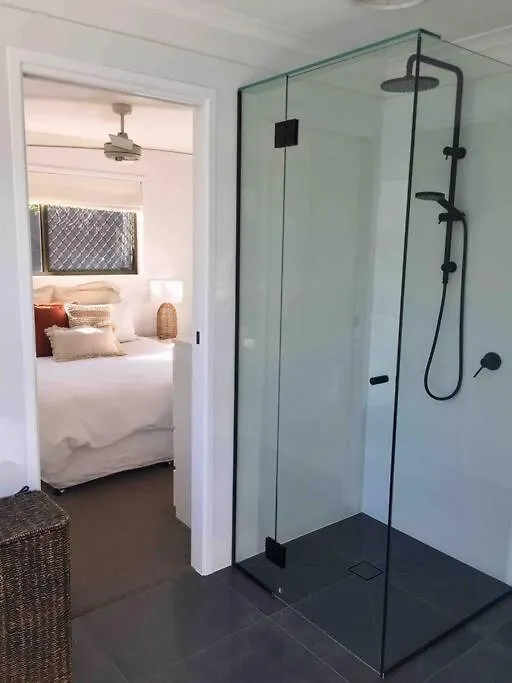 Сasa de vacaciones Modern Beach Home With Large Private Gardens Sunrise Beach Australia